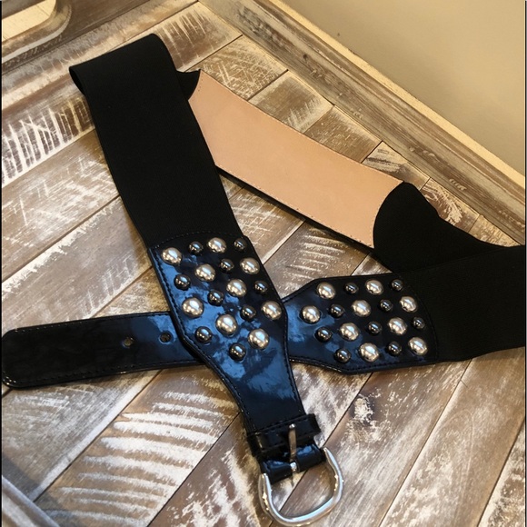 White House /Black Market .... belt - Picture 2 of 10